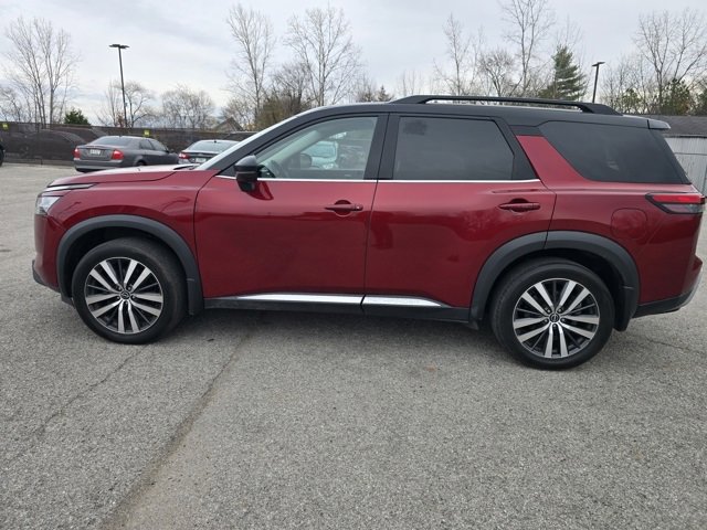 Used 2022 Nissan Pathfinder Platinum image 6
