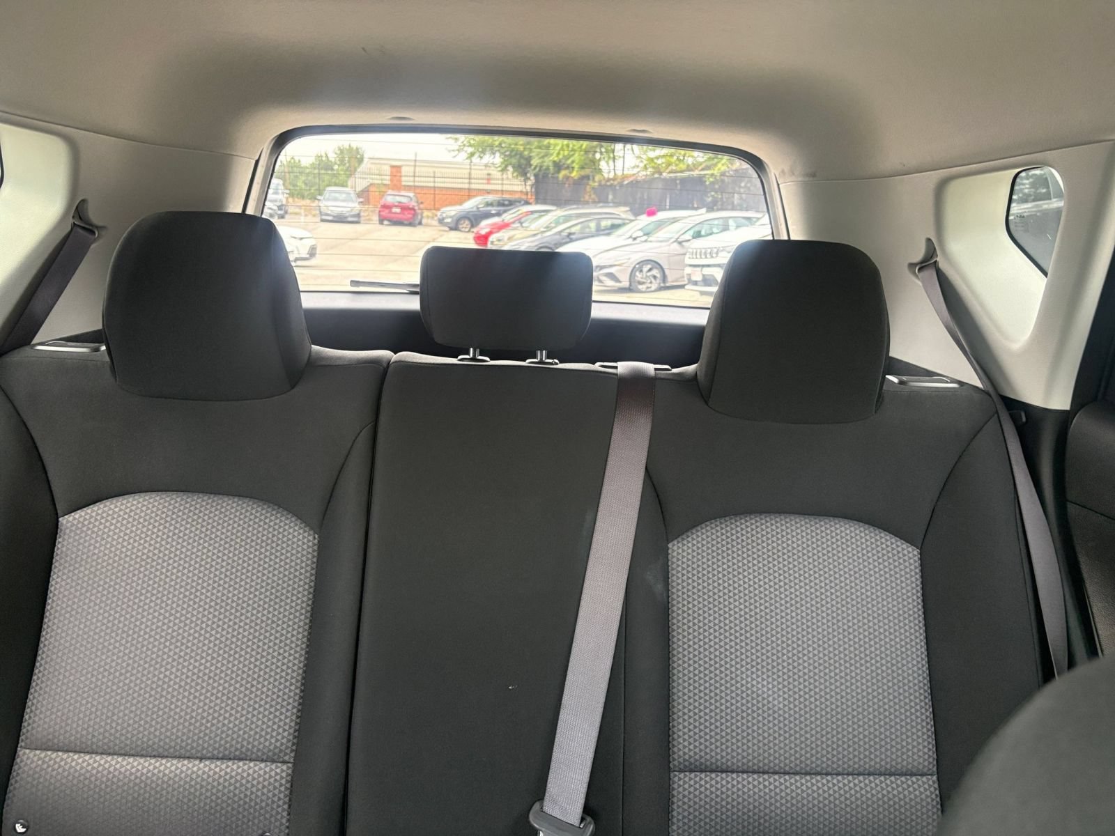 Used 2025 Kia Soul LX w/ LX Technology Package FWD image 32