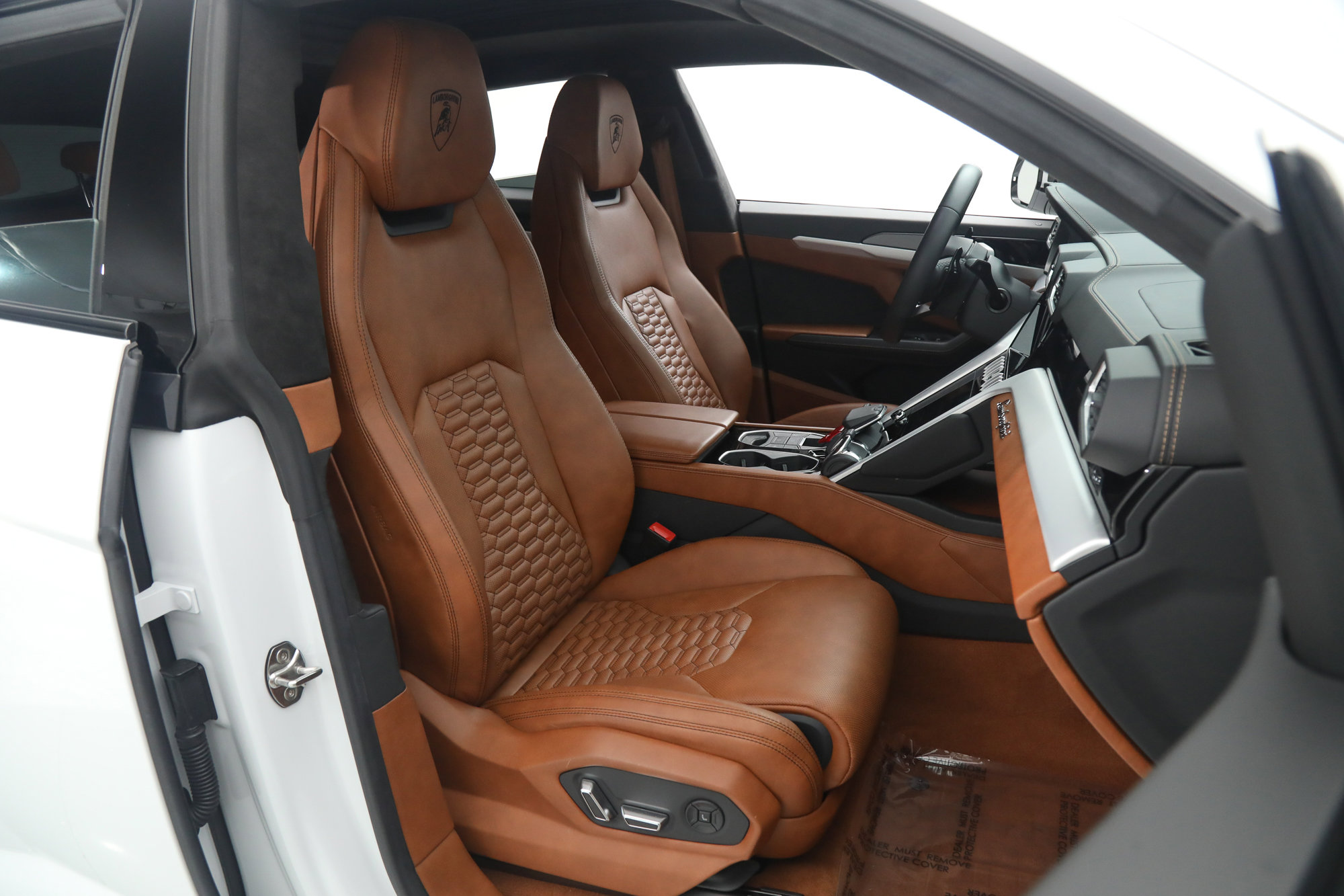 Used 2020 Lamborghini Urus AWD/4WD image 11
