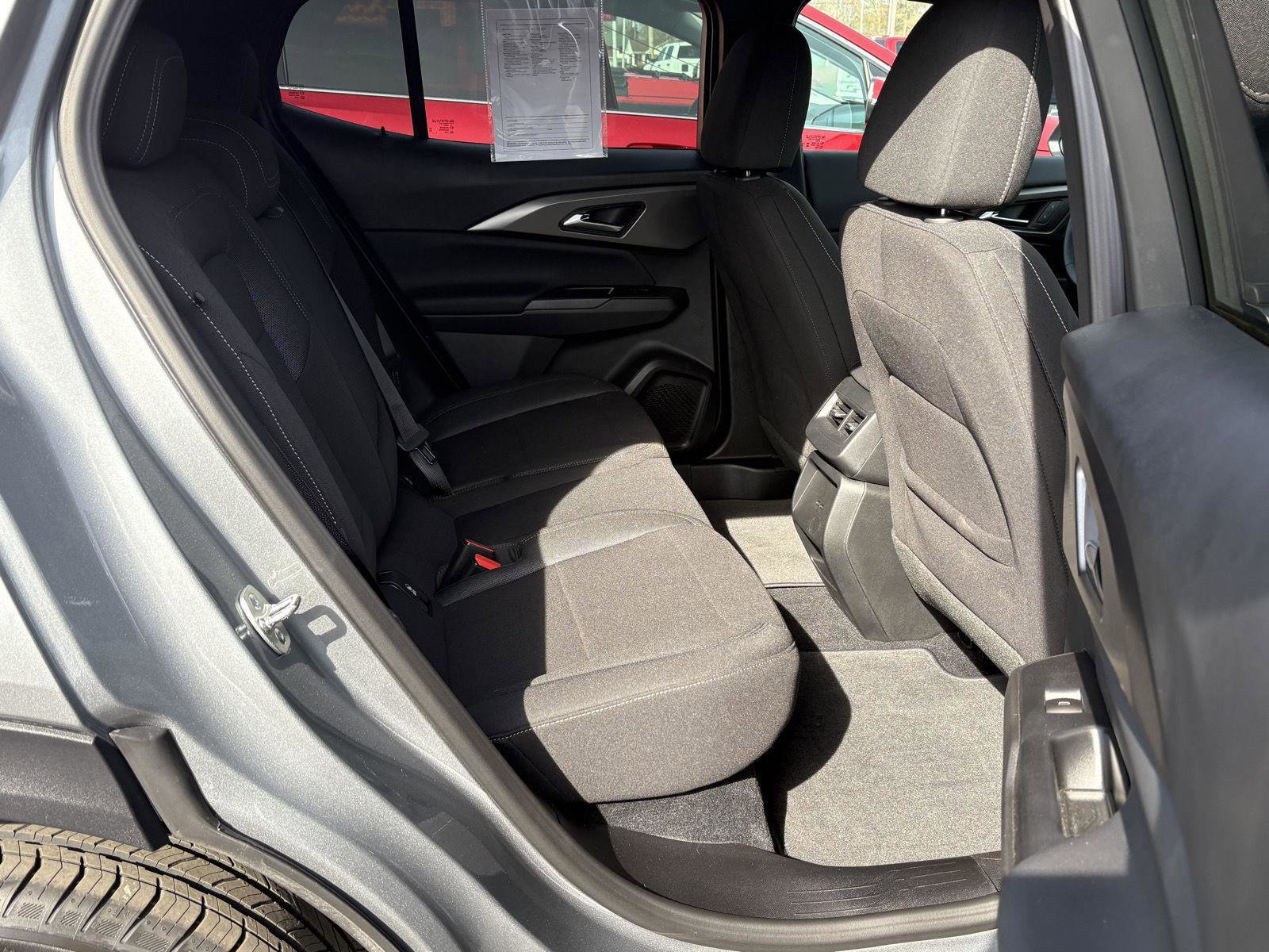 Used 2026 Chevrolet Equinox EV LT image 14