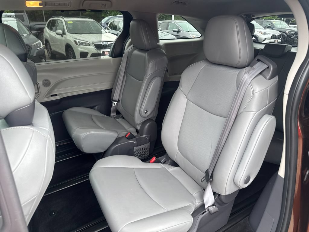Used 2021 Toyota Sienna XLE w/ XLE Plus Package AWD/4WD image 37