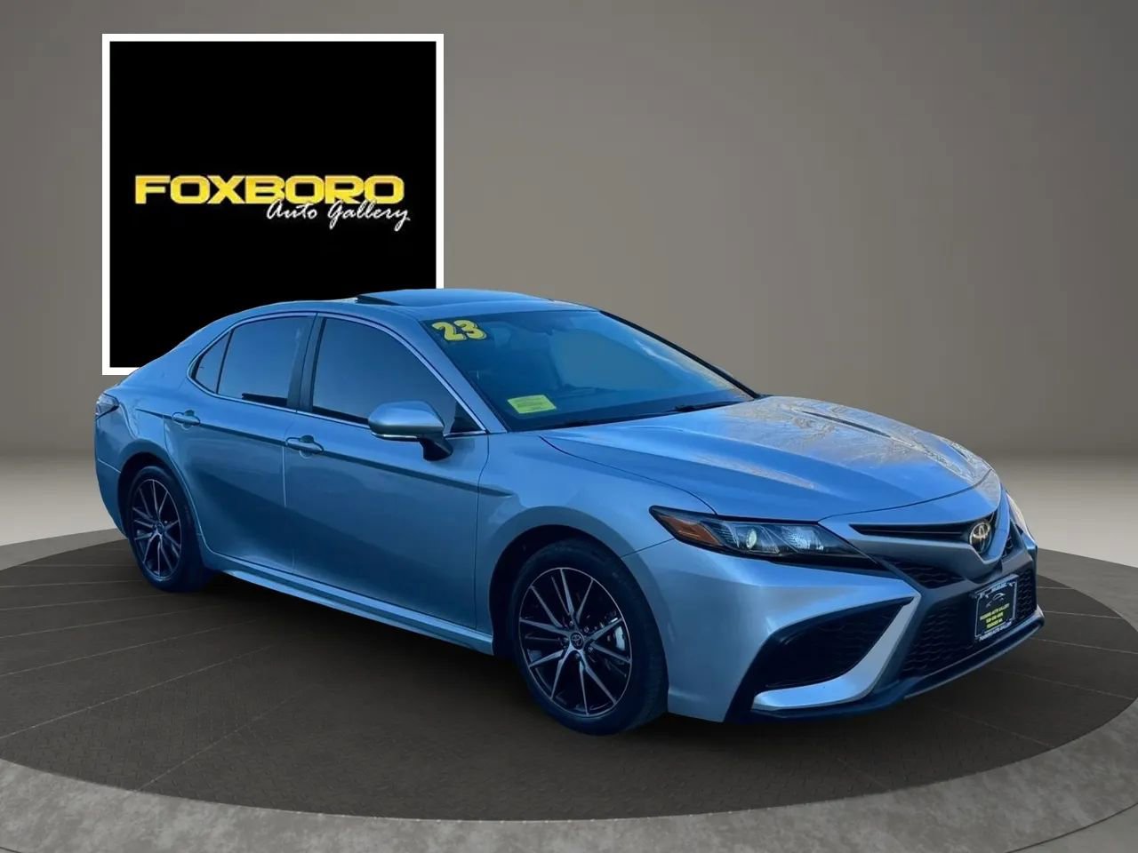 Used 2023 Toyota Camry SE w/ Cold Weather Package image 3