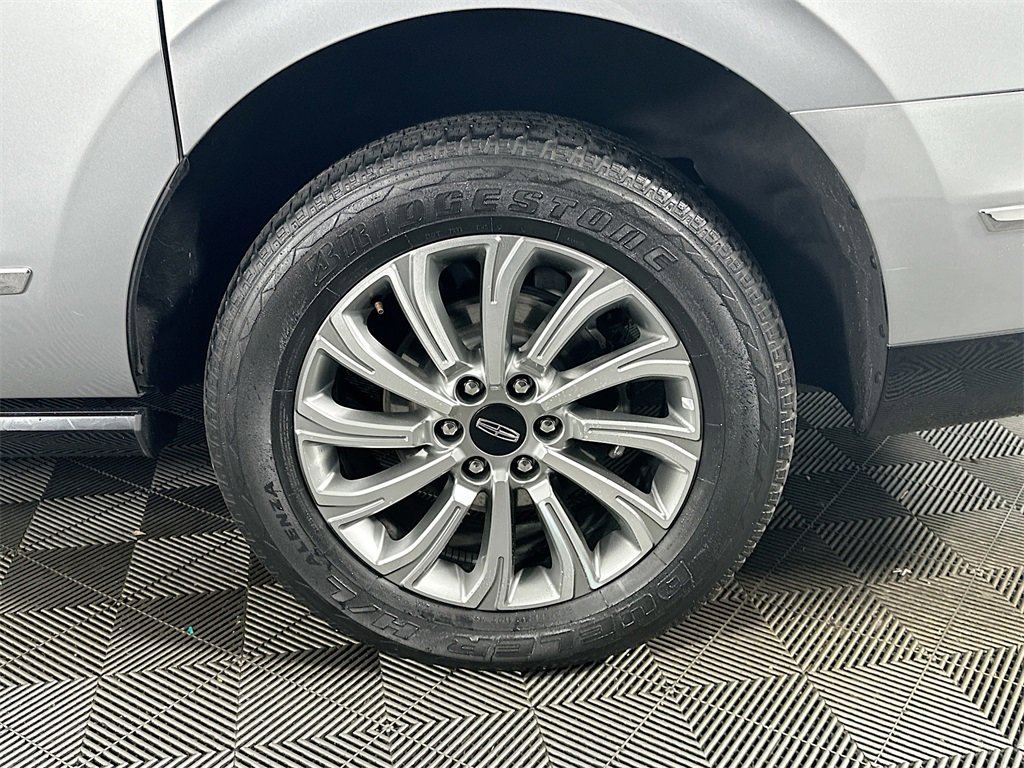Used 2022 Lincoln Navigator L 4WD image 35