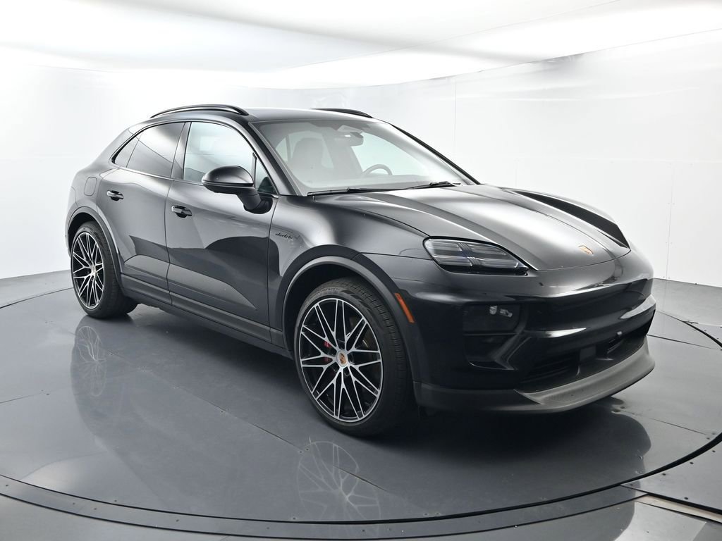 Certified 2025 Porsche Macan 4S Electric AWD/4WD image 17