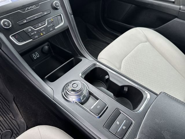 Used 2020 Ford Fusion SE w/ Equipment Group 151A FWD image 22