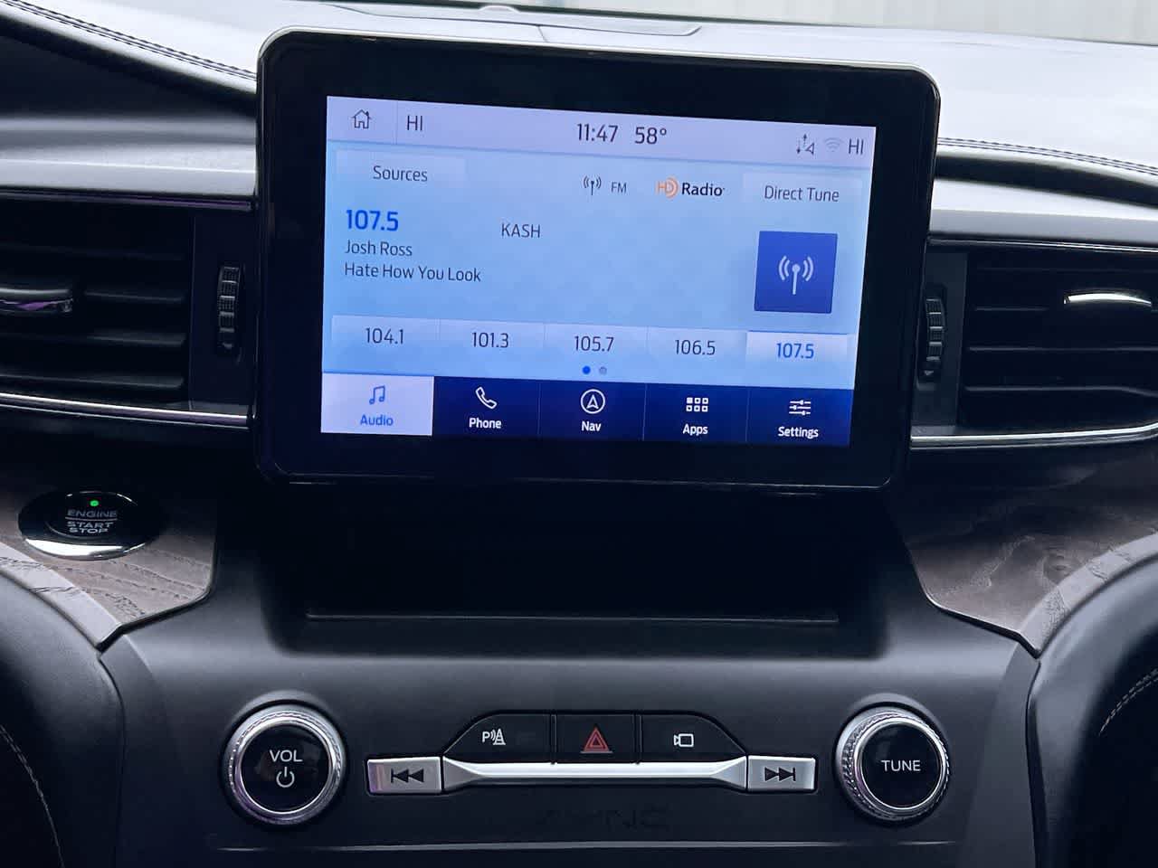 Used 2020 Ford Explorer Platinum AWD/4WD image 16