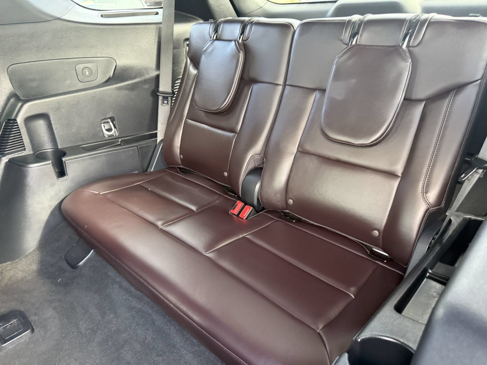 Certified 2025 Ford Explorer Platinum RWD image 18