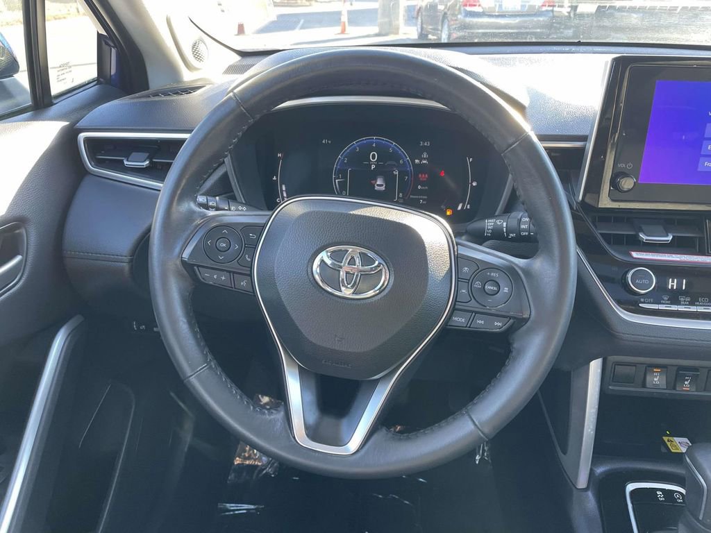 Used 2023 Toyota Corolla Cross XLE w/ Convenience Package image 26