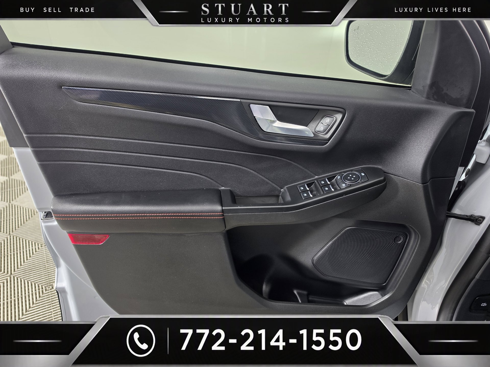 Used 2025 Ford Escape ST-Line w/ Equipment Group 301A FWD image 6
