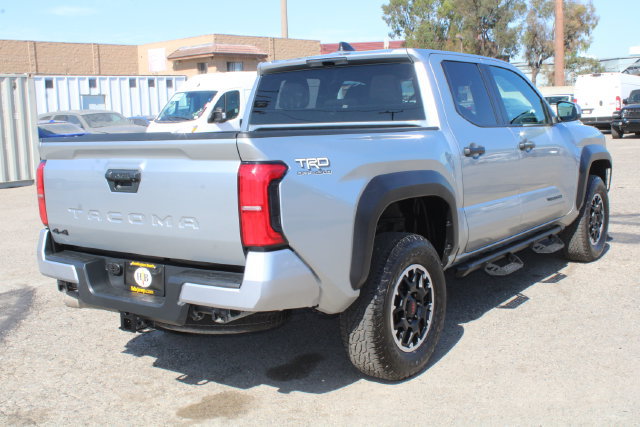 Used 2024 Toyota Tacoma TRD Off-Road AWD/4WD image 4