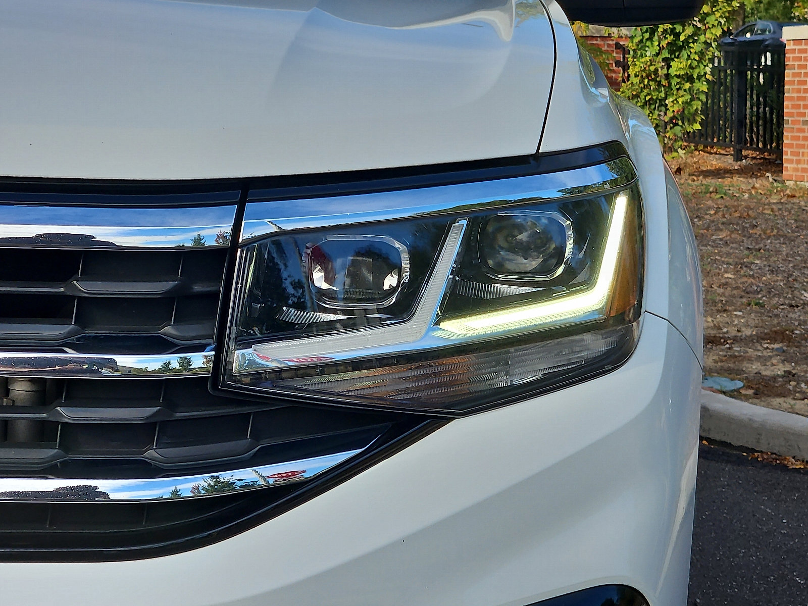 Used 2021 Volkswagen Atlas Cross Sport SE image 9