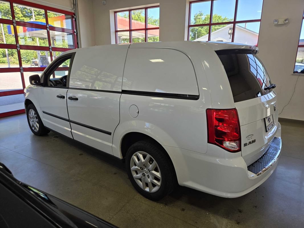 Used 2014 RAM C/V Tradesman w/ UConnect Hands-Free Group FWD image 4