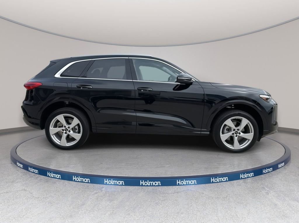 Certified 2025 Audi Q5 Premium w/ Premium Plus AWD/4WD image 3