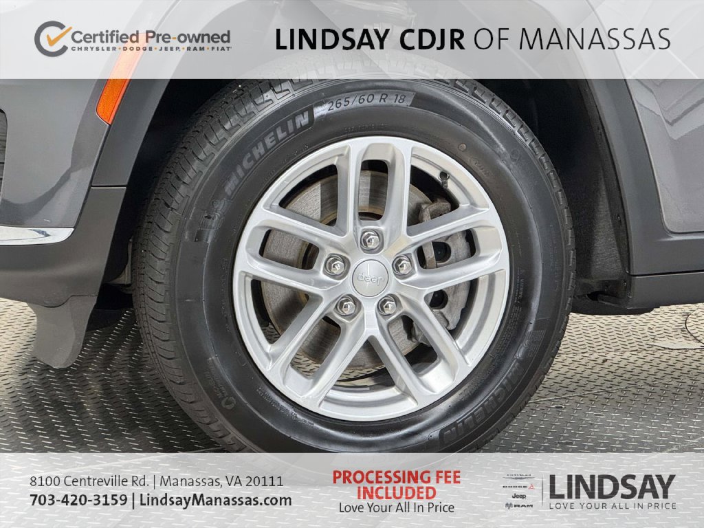 Used 2024 Jeep Grand Cherokee L Laredo AWD/4WD image 11