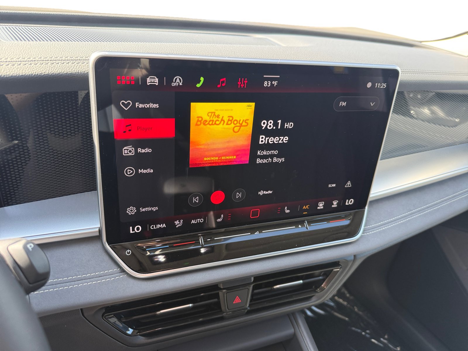 New 2026 Volkswagen Tiguan SE FWD image 12