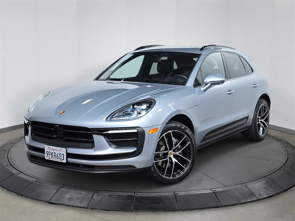 Used 2024 Porsche Macan image 1