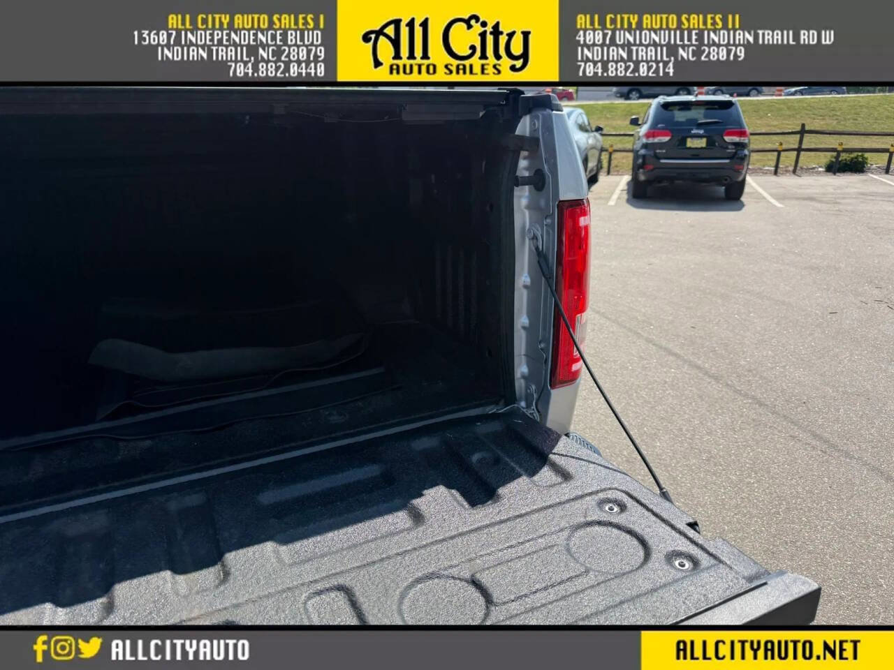 Used 2017 Ford F150 XLT w/ Equipment Group 302A Luxury AWD/4WD image 45