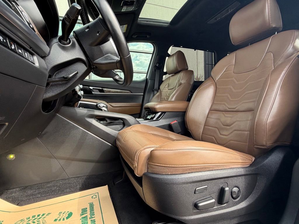 Used 2022 Kia Telluride SX w/ SX Prestige Package image 9