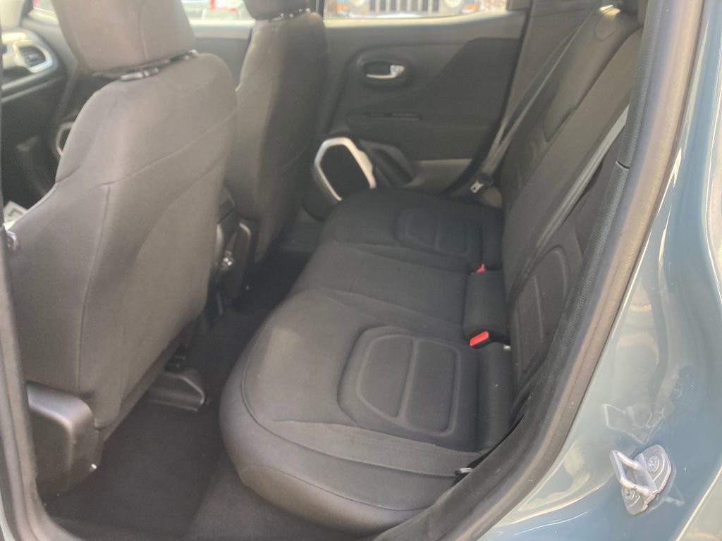 Used 2018 Jeep Renegade Latitude image 29