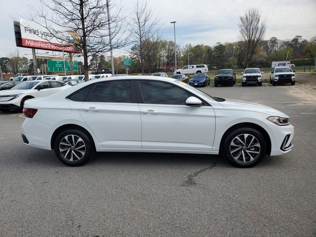 Used 2025 Volkswagen Jetta S image 2