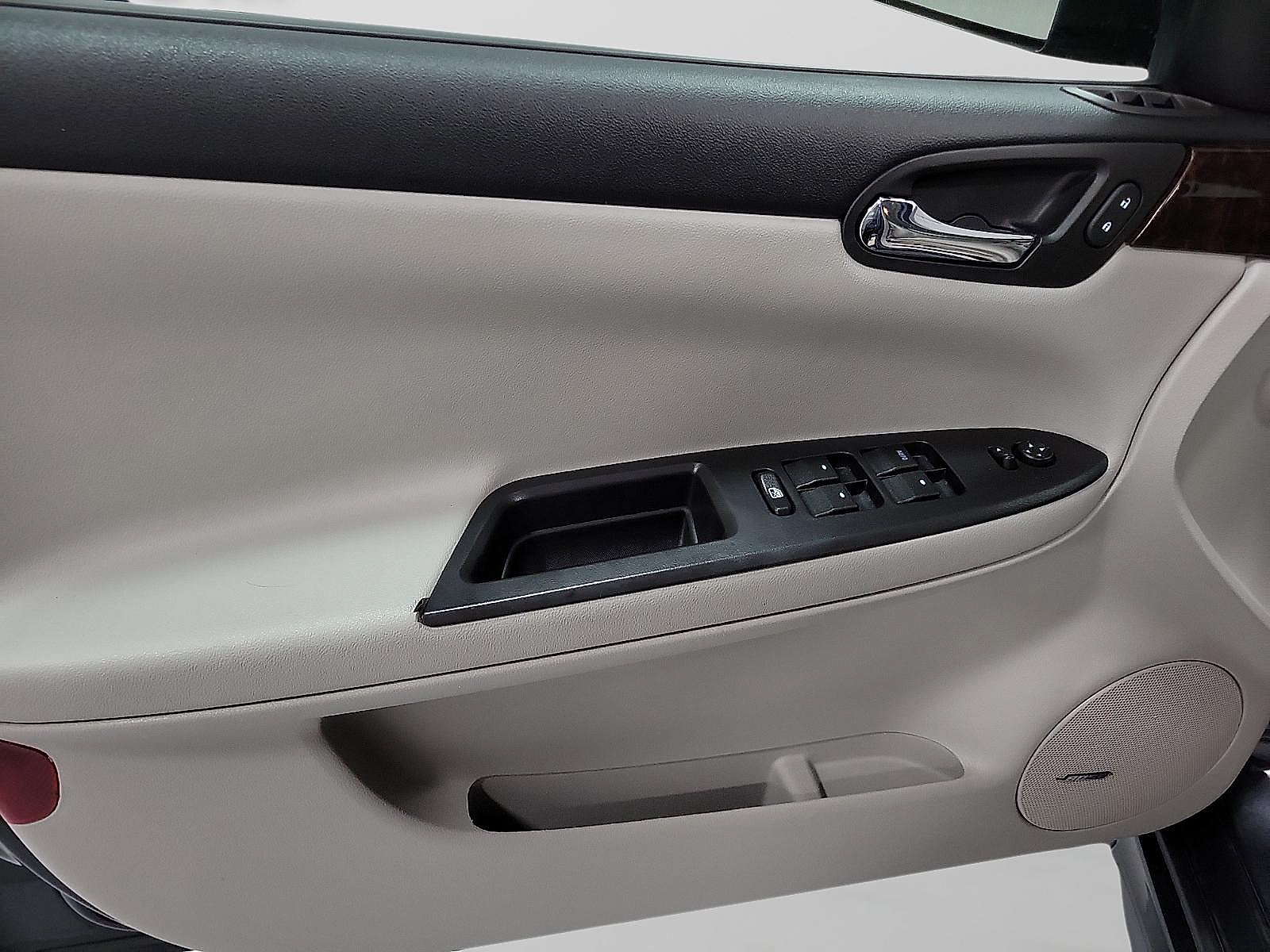 Used 2016 Chevrolet Impala LTZ FWD image 14