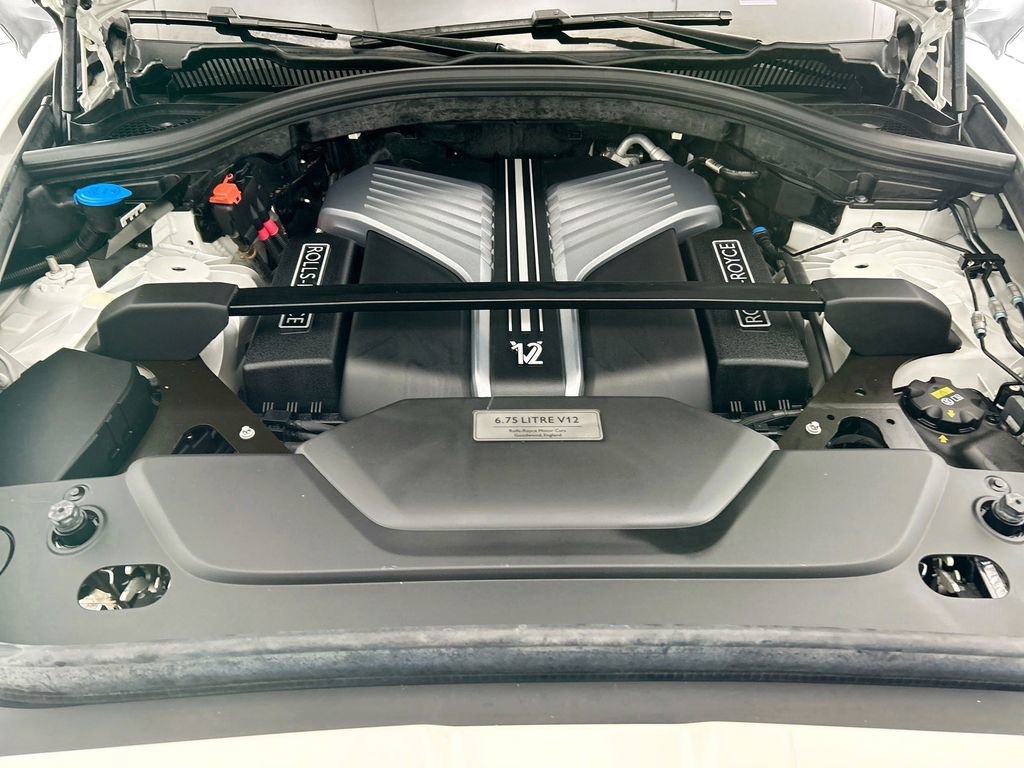 Used 2021 Rolls-Royce Cullinan Black Badge AWD/4WD image 28