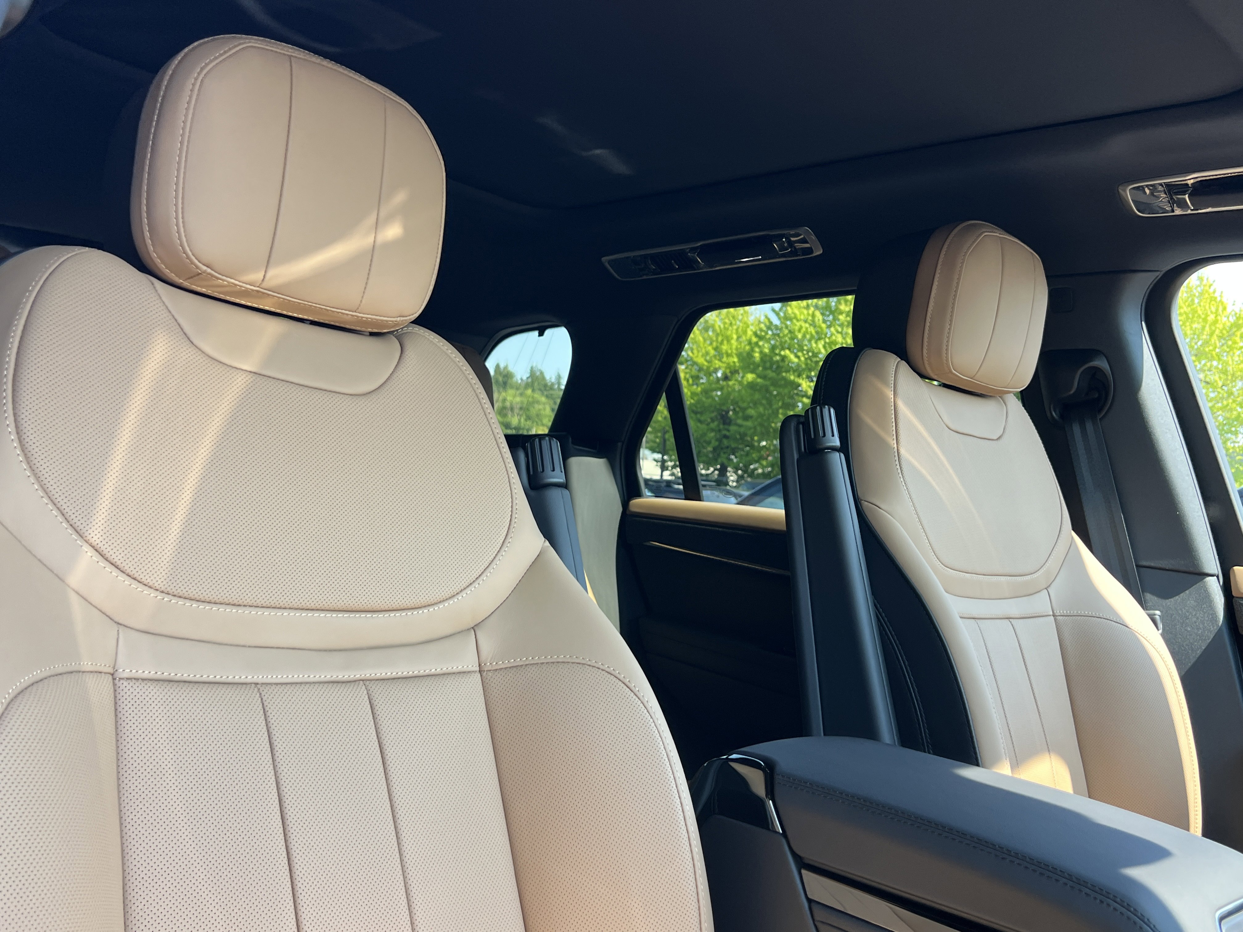 New 2025 Land Rover Range Rover Sport Dynamic SE AWD/4WD image 13
