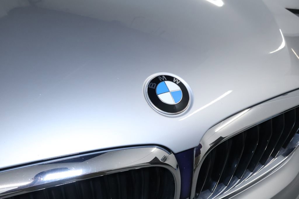 Used 2019 BMW 530i xDrive w/ Convenience Package AWD/4WD image 9