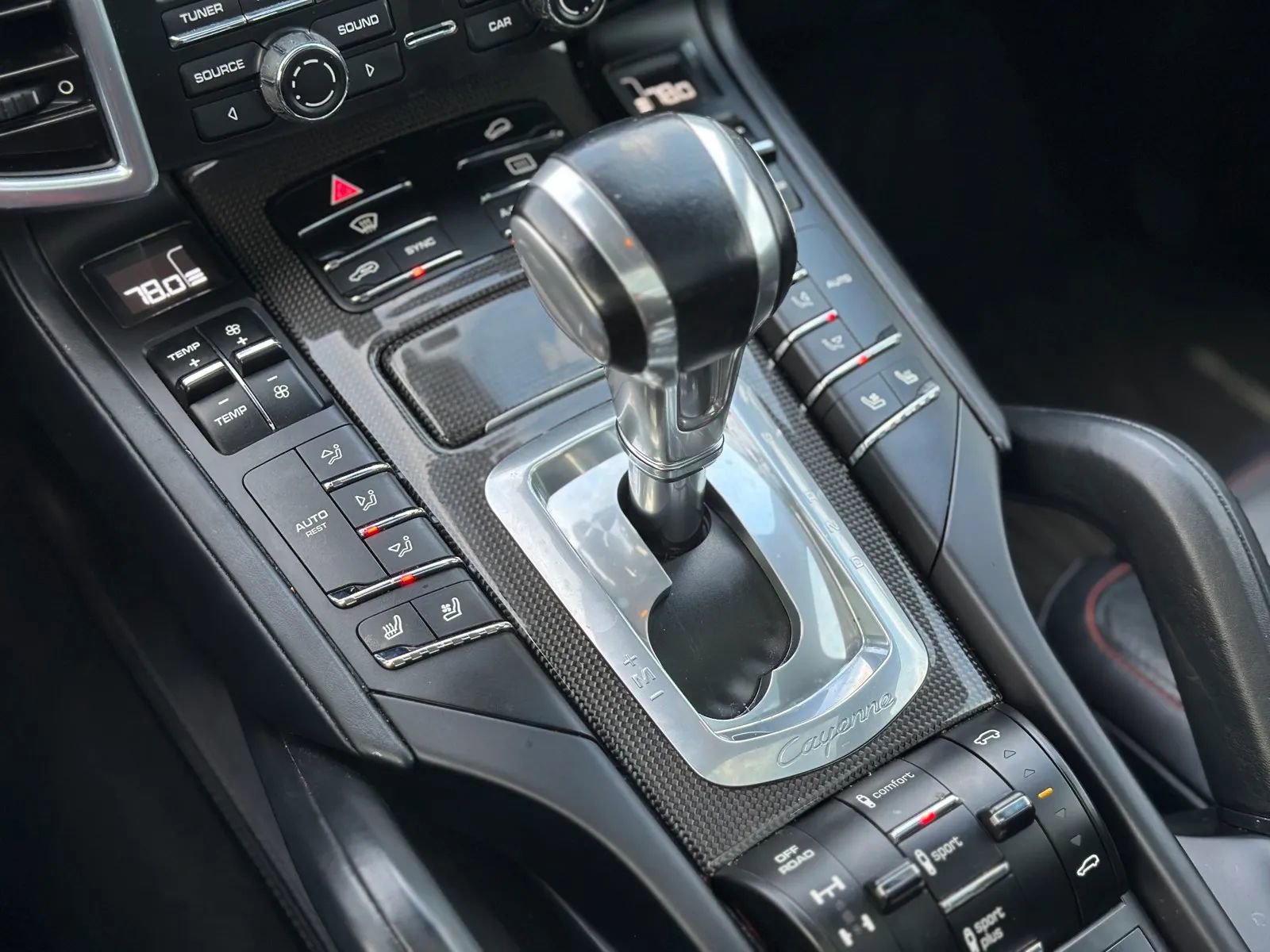 Used 2016 Porsche Cayenne GTS image 31