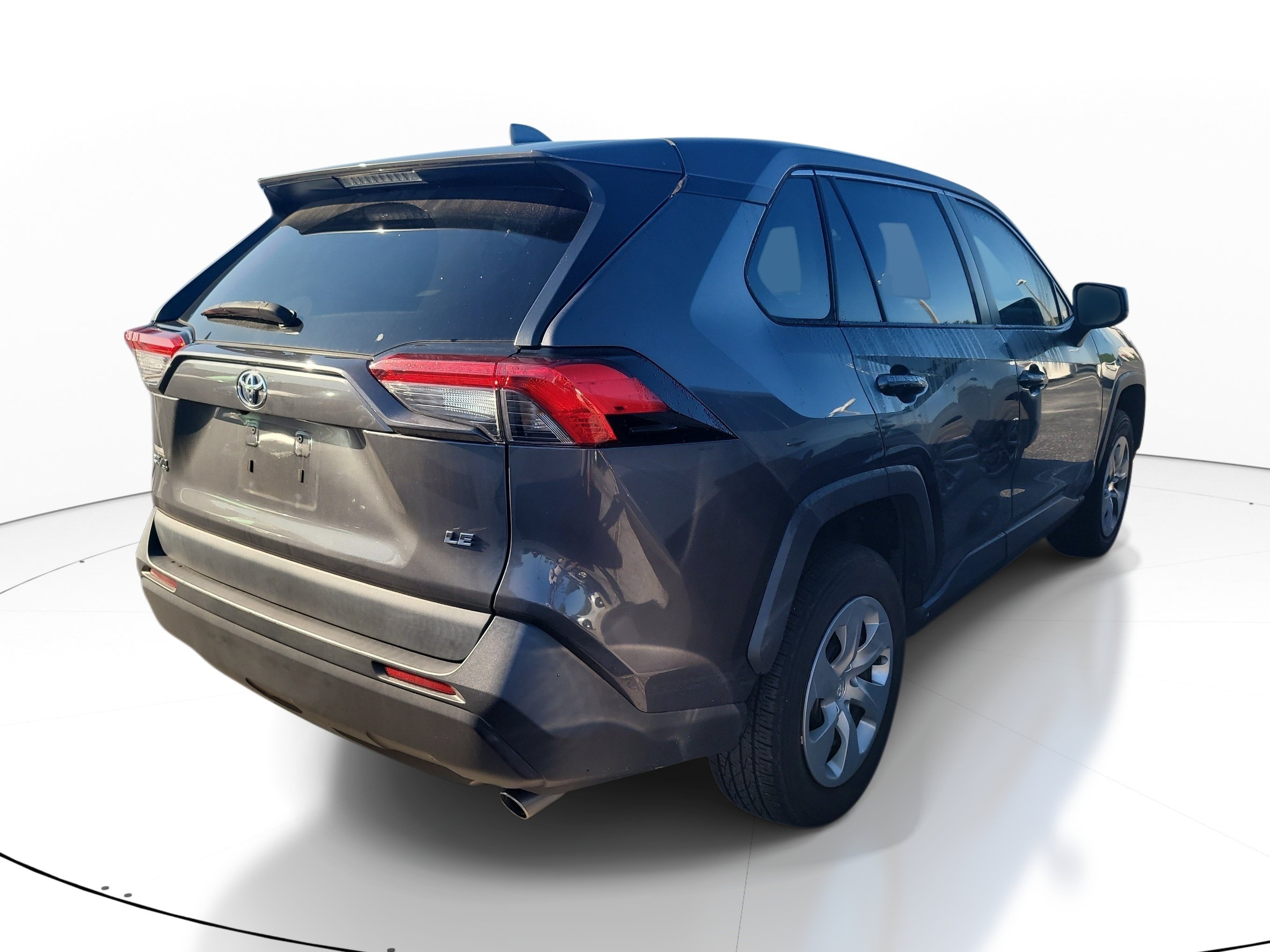 Used 2022 Toyota RAV4 LE FWD image 7