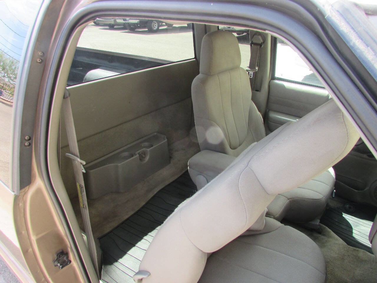 Used 2003 GMC Sonoma SLS w/ SLS Preferred Equipment Group image 15