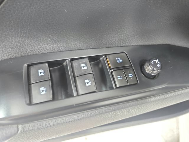 Used 2020 Toyota Camry SE FWD image 32