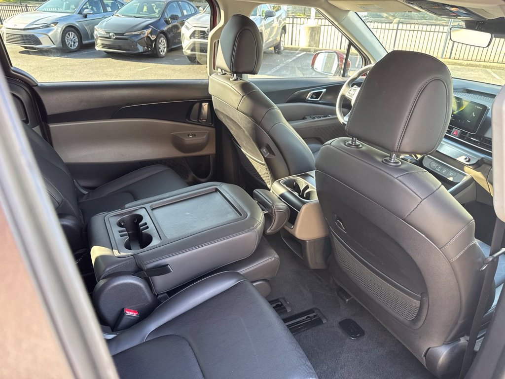 Used 2026 Kia Carnival FWD image 34