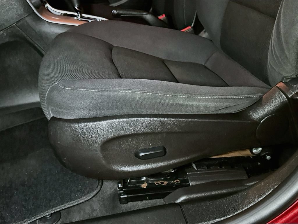 Used 2014 Chevrolet Cruze LT FWD image 16