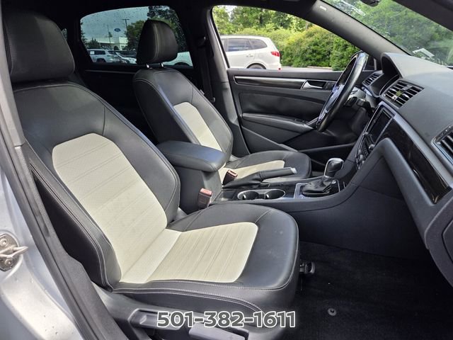 Used 2018 Volkswagen Passat 3.6 FWD image 18
