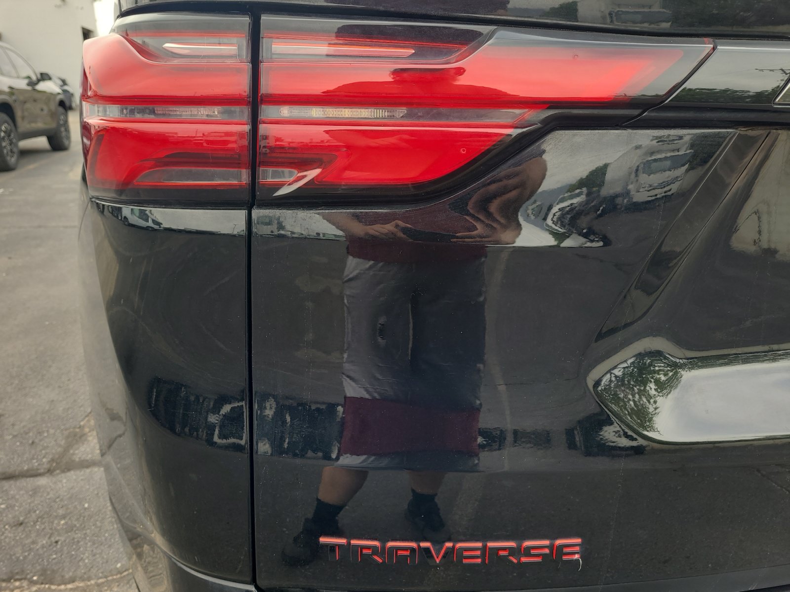 Used 2023 Chevrolet Traverse Premier w/ Redline Edition AWD/4WD image 26