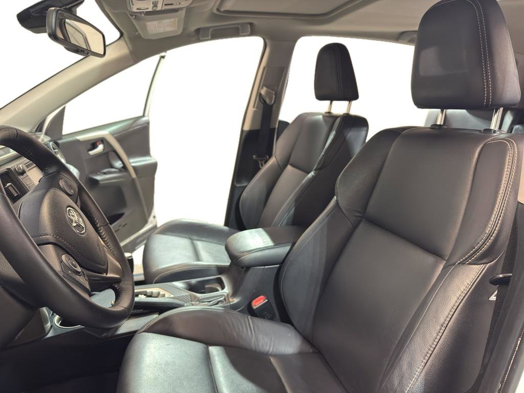 Used 2015 Toyota RAV4 Limited w/ Technology Package image 11