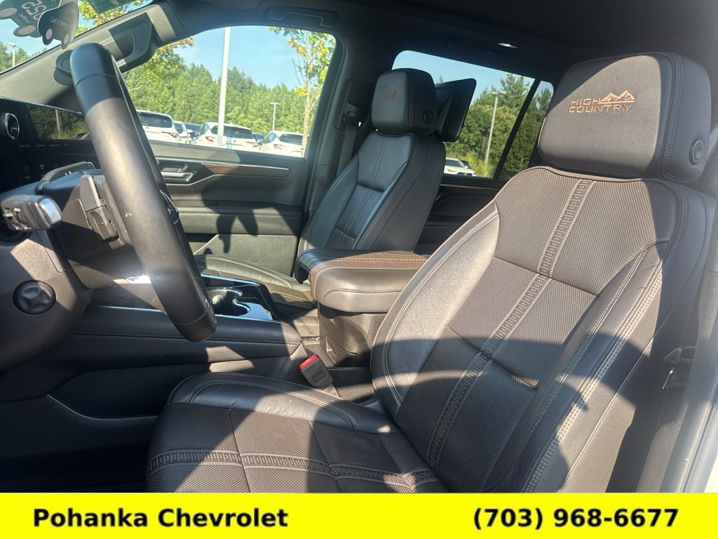 Used 2025 Chevrolet Suburban High Country AWD/4WD image 27
