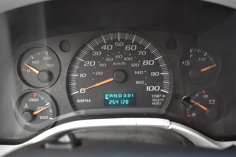 Used 2006 Chevrolet Express 3500 RWD image 16