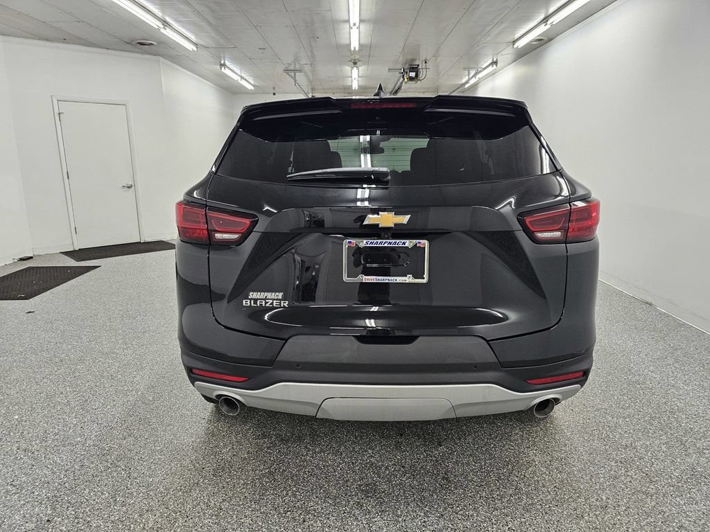 Used 2026 Chevrolet Blazer LT FWD image 6