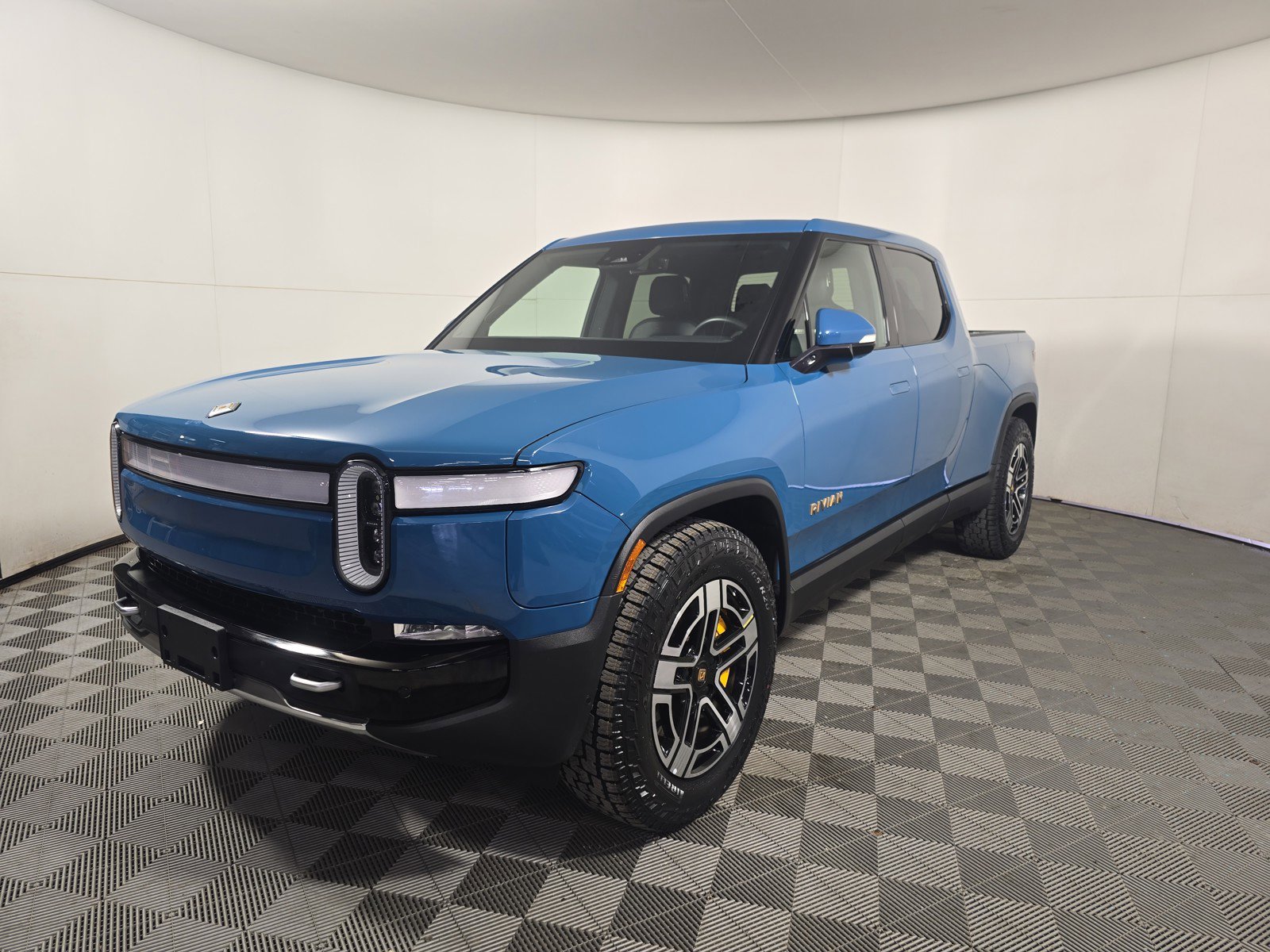 Used 2023 Rivian R1T Adventure