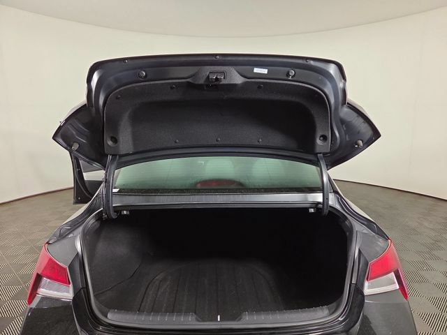 Used 2025 Hyundai Elantra Limited FWD image 33