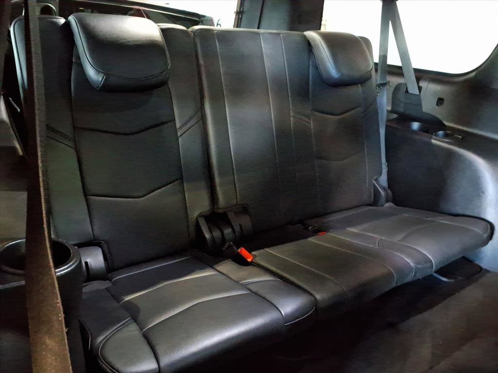 Used 2018 Cadillac Escalade ESV Platinum image 11