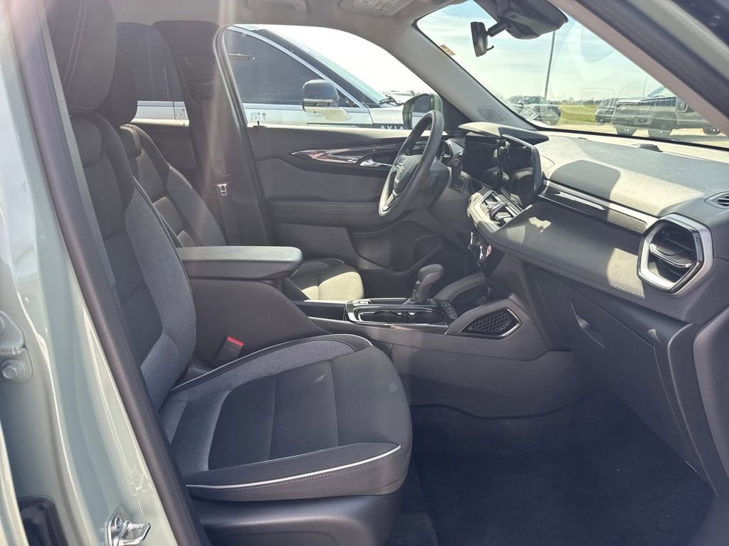 Used 2025 Chevrolet TrailBlazer LT image 14