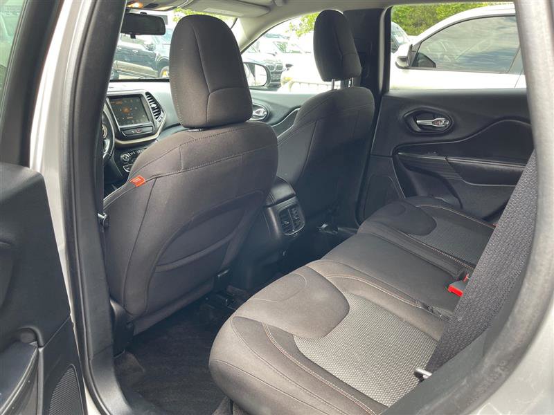 Used 2016 Jeep Cherokee 75th Anniversary image 19