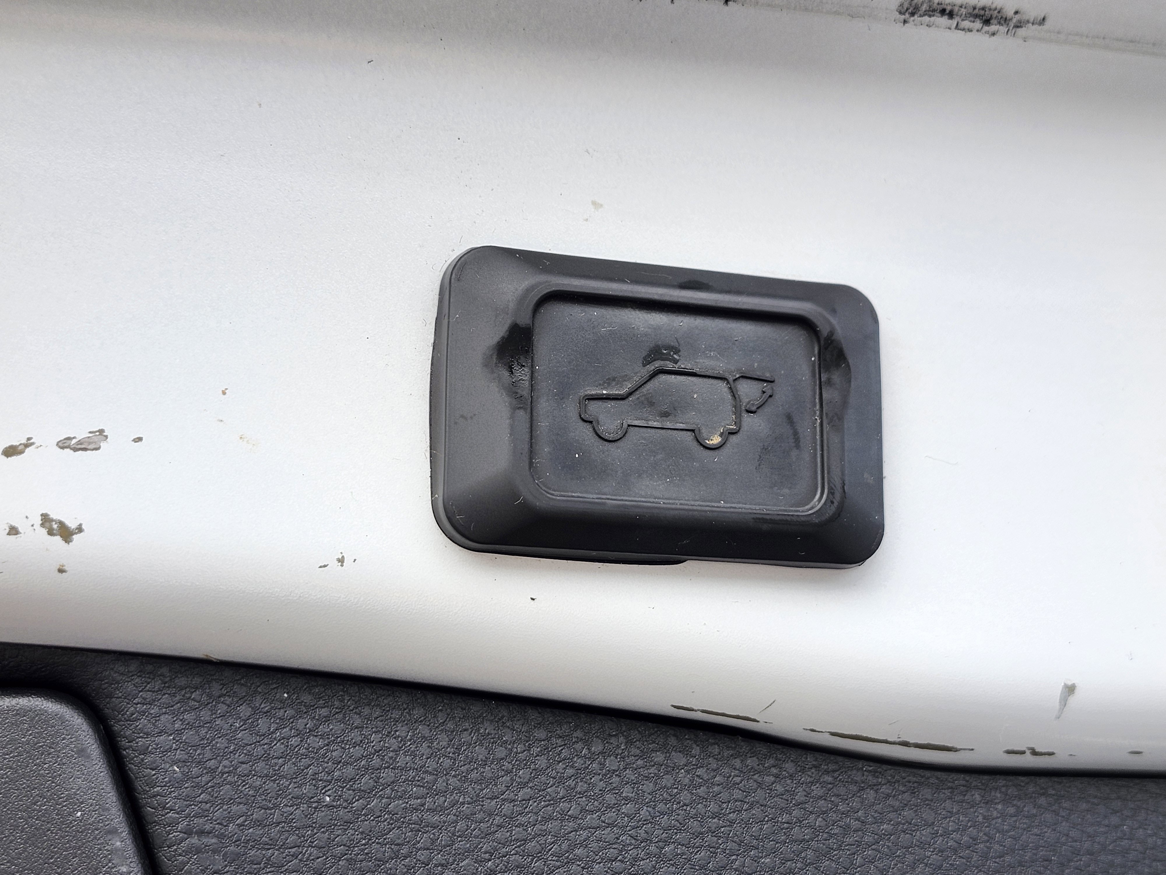 Used 2020 Toyota RAV4 XLE image 17