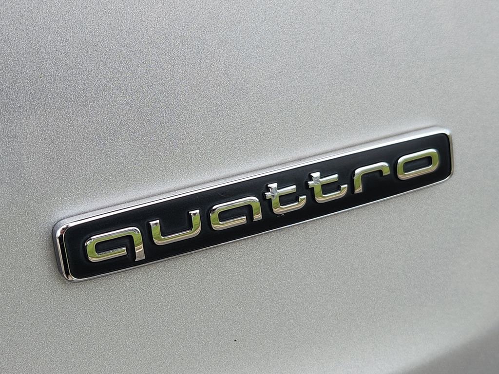 Used 2022 Audi Q5 2.0T Premium Plus w/ Premium Plus Package AWD/4WD image 9