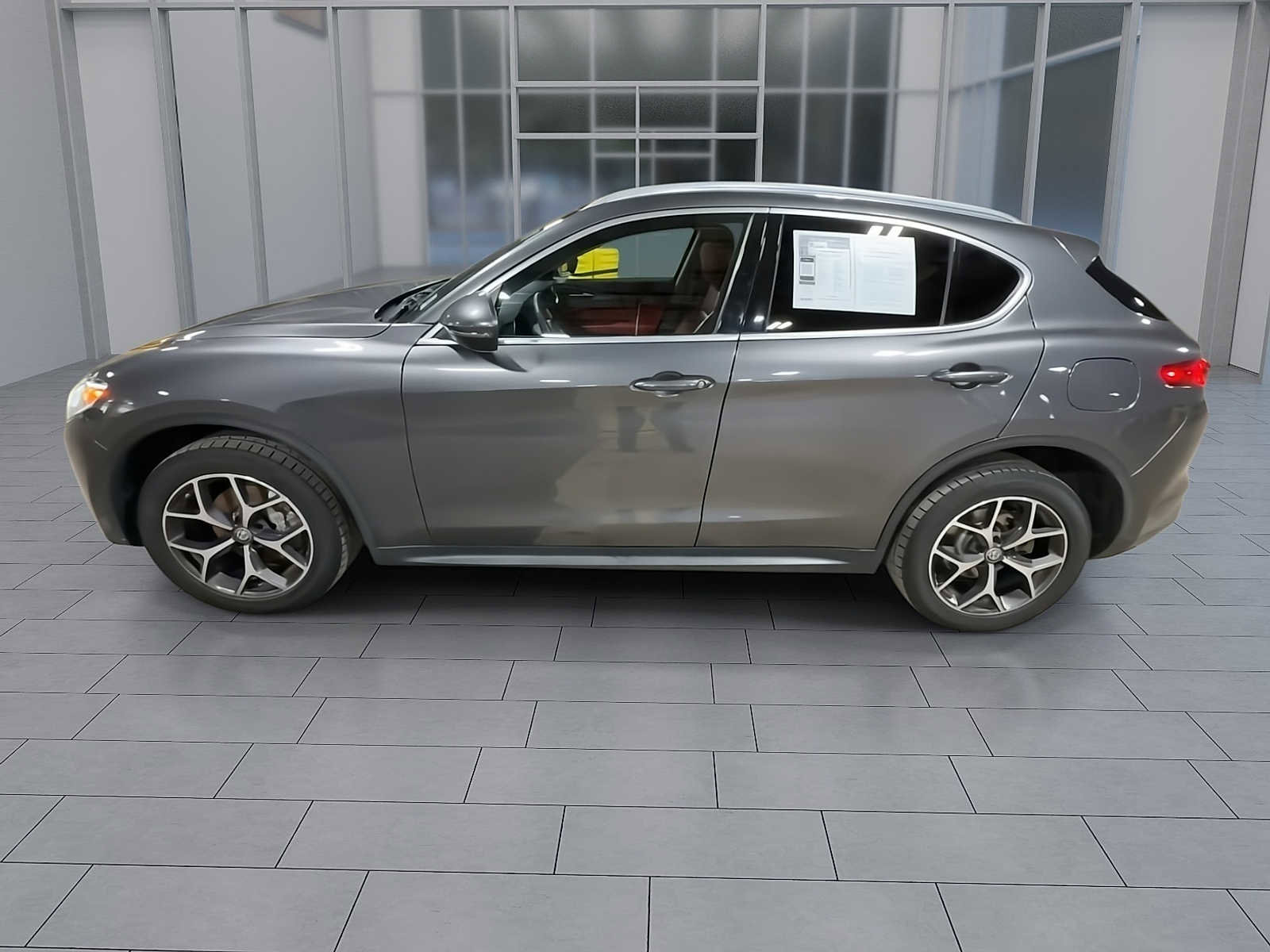 Used 2019 Alfa Romeo Stelvio Ti image 5