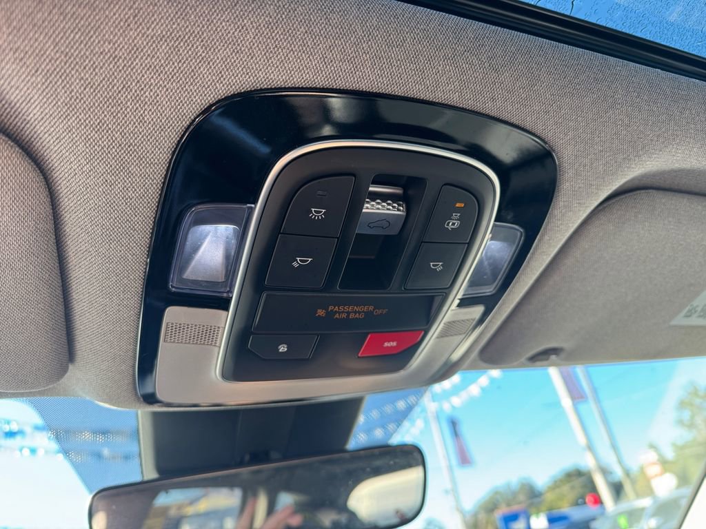 Used 2023 Hyundai Santa Fe Limited image 39