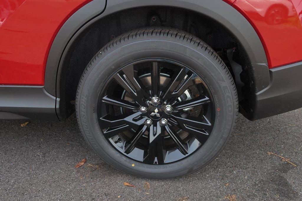 New 2026 Mitsubishi Eclipse Cross LE AWD/4WD image 13
